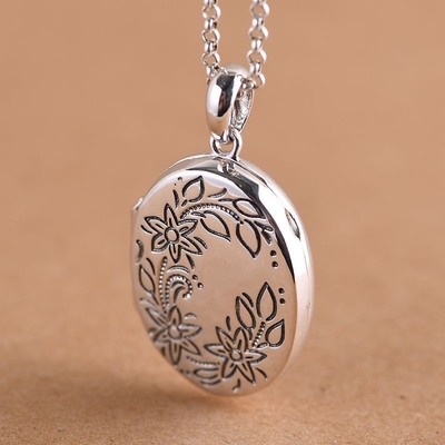 Women's Fashion Oval Gawu Box Pendant S925 Silver Vintage Thai Silver Charm Pendants